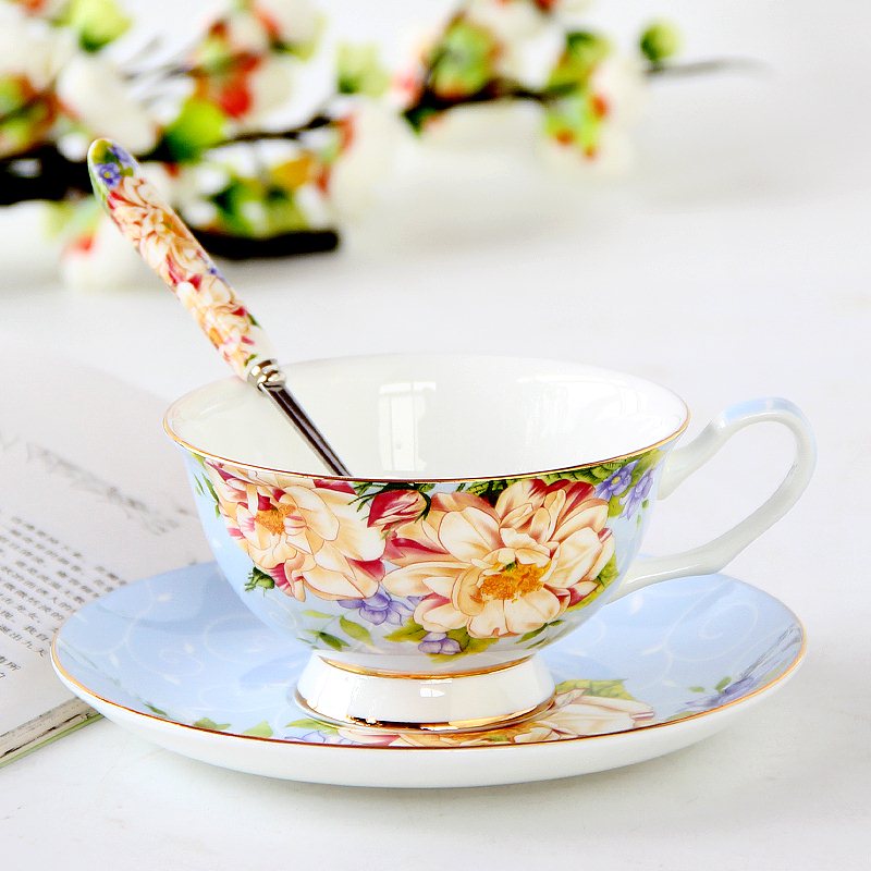 Rose Garden Porcelain Set