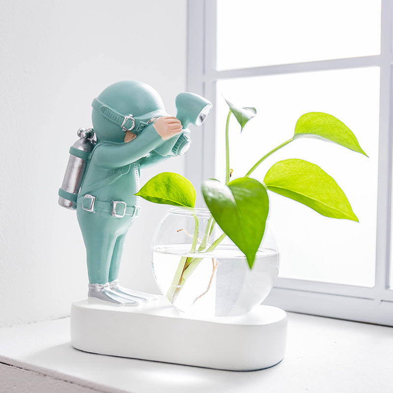 Astronaut Hydroponic