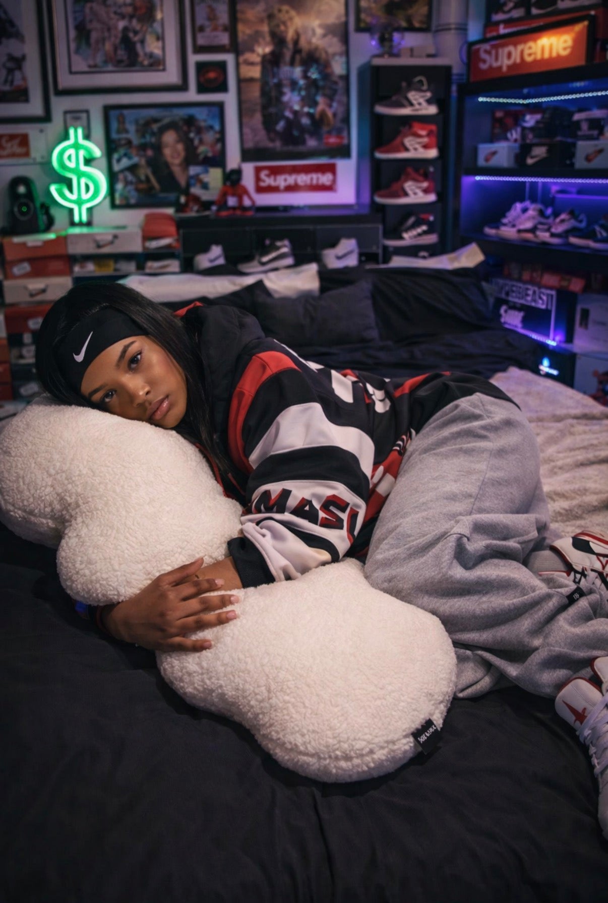 “The Wave” Long Pillow